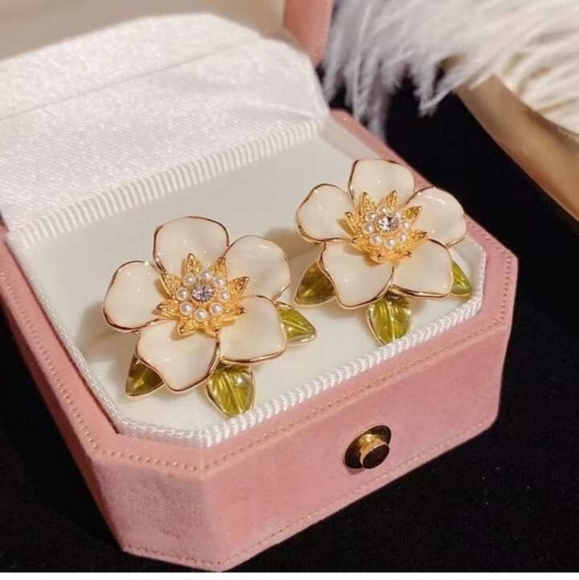 Vintage Jewelry - Charm Enamel Flower Leaf Stud Earrings 925 Silver.Handmade Pearl Camellia Floral